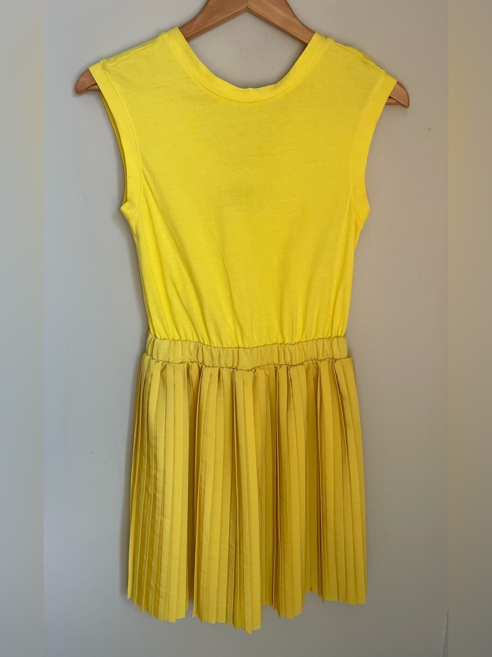 Kate Spade Saturday Yellow Pleated Mini Dress Size XS Preppy Summer Cocktail - Picture 2 of 7